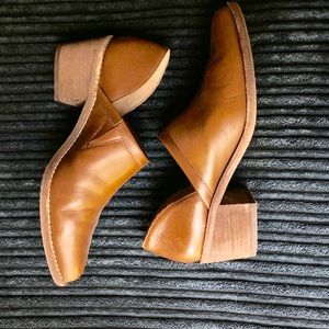 The Brady Lowcut Bootie